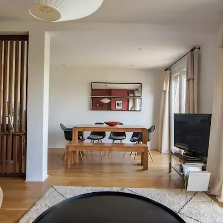 Superb Apartment With A View - Lille منزل للإقامة